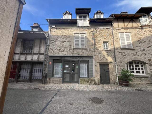 Maison de ville de 9 pièces principales — photo du bien