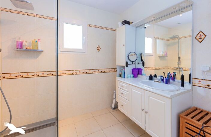 Contemporaine de 9 pièces principales — photo 4