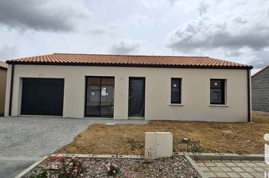 Maison 5 pièces 945 €