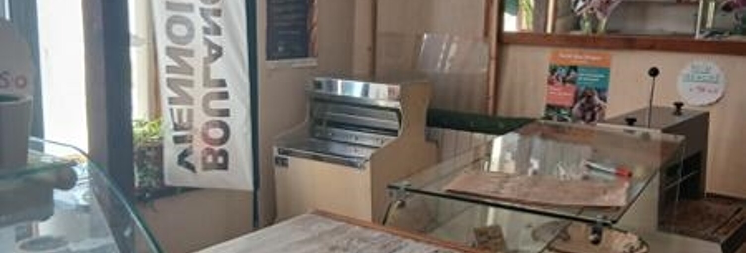 Immeuble   m² à vendre à Saint-Germain-du-Bel-Air (46310)