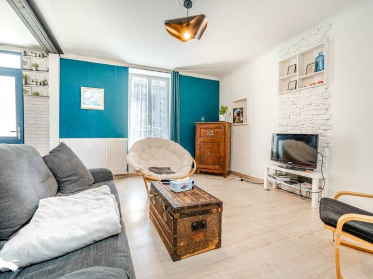 Maison en pierre de 9 pièces principales — photo 1
