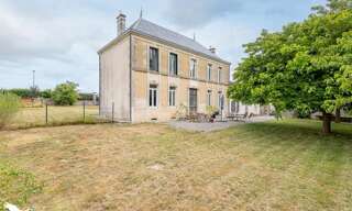 Maison 8 Pièces 230 m² à vendre à Saint-Pierre-de-Juillers (17400)