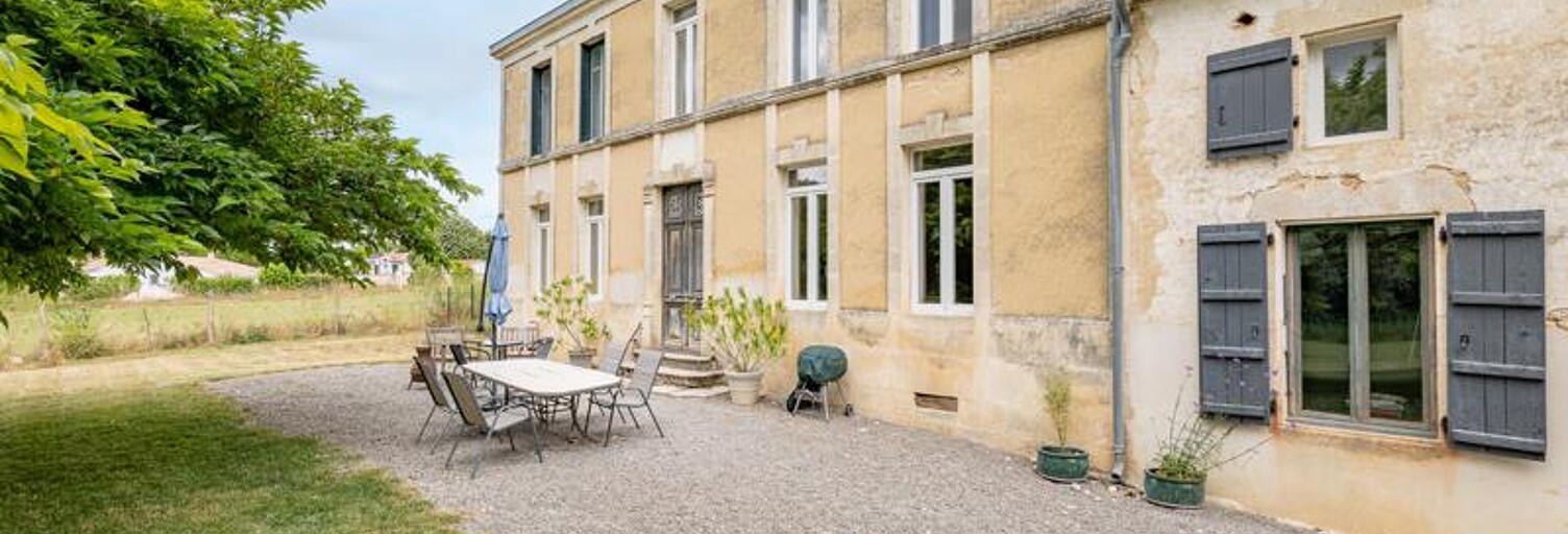 Maison 8 Pièces 230 m² à vendre à Saint-Pierre-de-Juillers (17400)