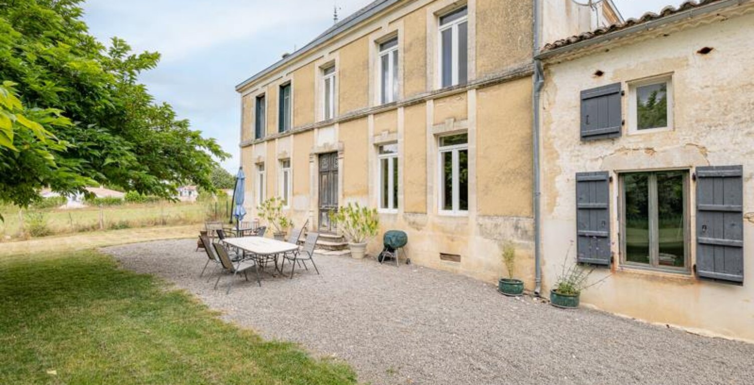 Maison en pierre de 8 pièces principales — photo 1