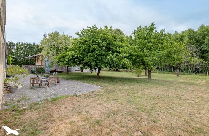 Maison en pierre de 8 pièces principales — photo 2