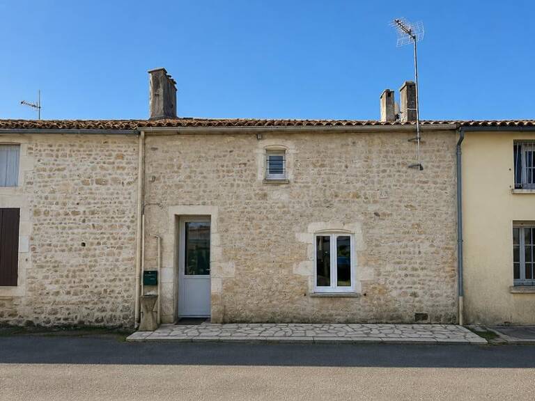 Maison en pierre de 3 pièces principales — photo 1