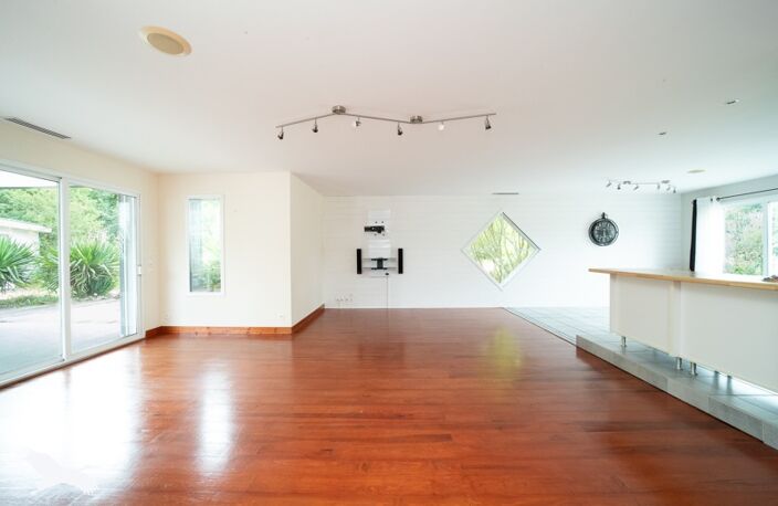 Contemporaine de 6 pièces principales — photo 4