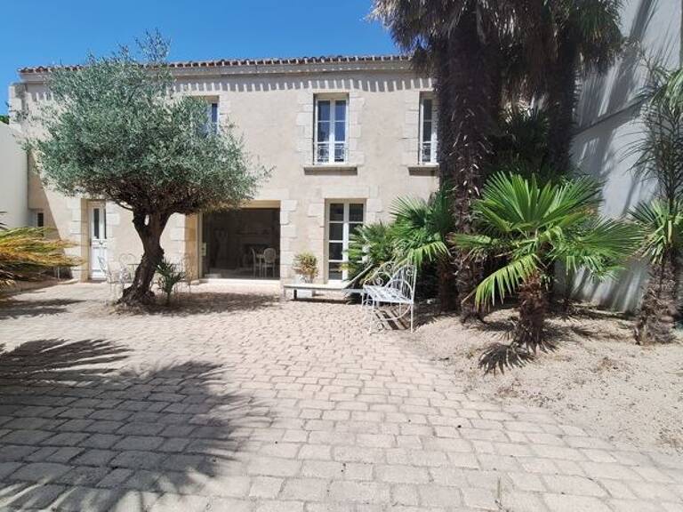 Maison en pierre de 3 pièces principales — photo 1