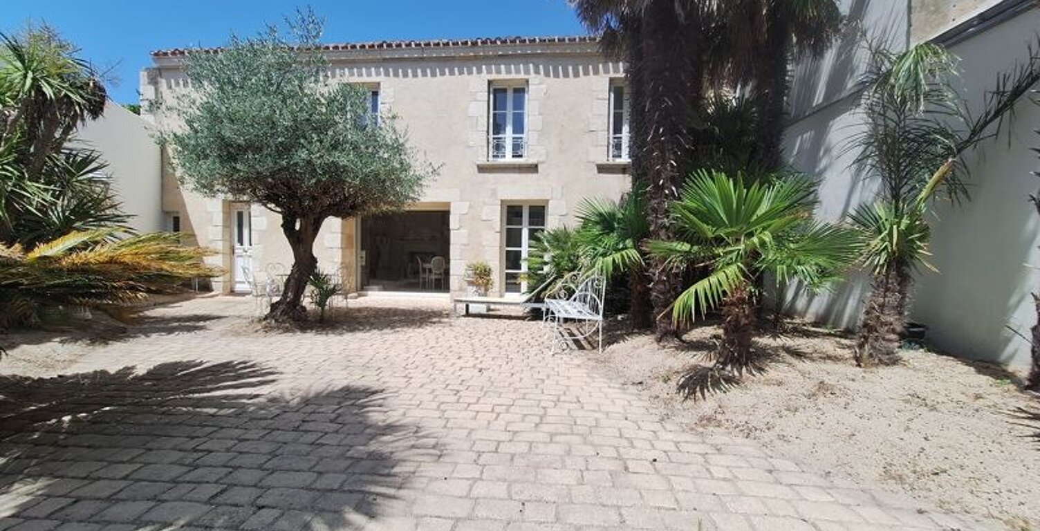 Maison en pierre de 3 pièces principales — photo 1