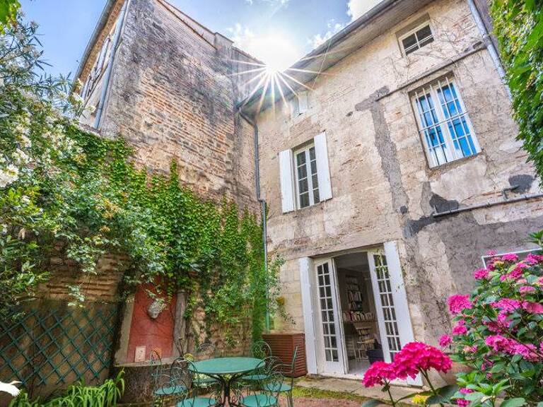 Maison de ville de 11 pièces principales — photo 1