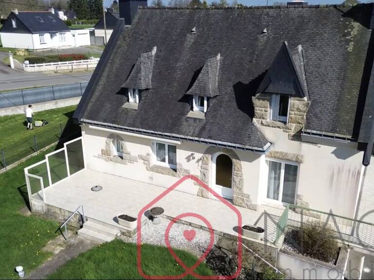 Disponible chez Naos immobilier  Saint-Gonnery  Spacieuse maison Néo-Bretonne avec dépendances — photo 1
