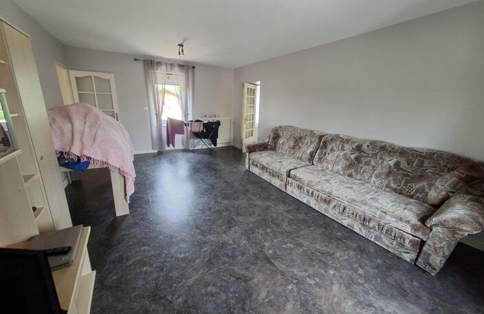 Vente maison 4 pièces 203 m² Saint-Symphorien-de-Lay (42470) — photo 5