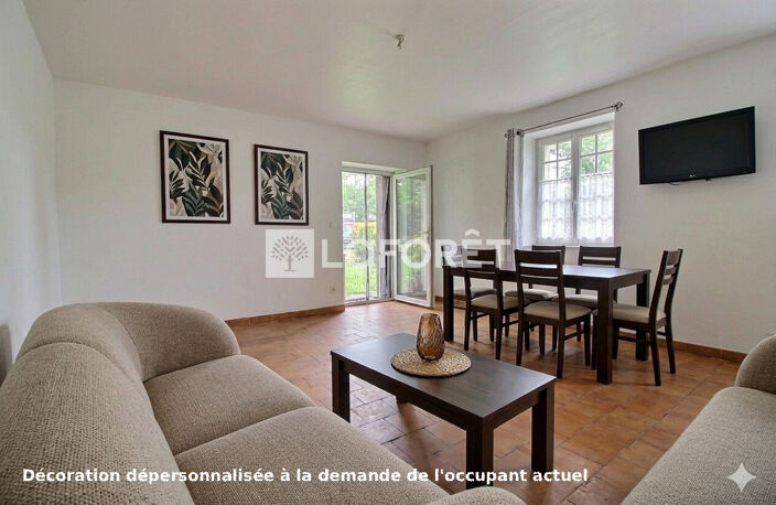 Maison dans les bois à JAS : 5 pièces 105 m2 sur 1054 m2 — photo 2