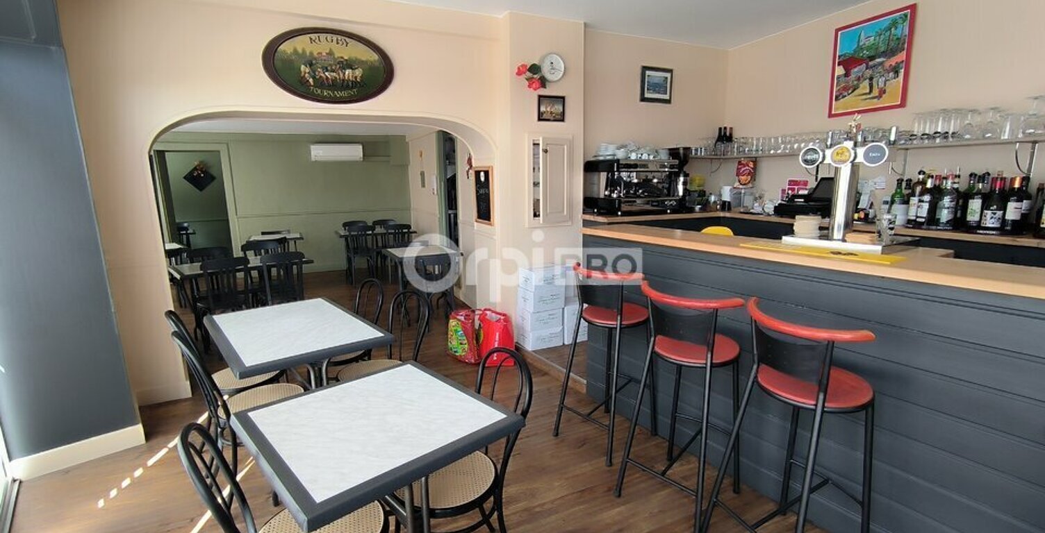 IMMEUBLE ET FOND DE COMMERCE A VENDRE — photo 1