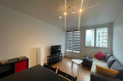 Appartement 4 pièces 927 €