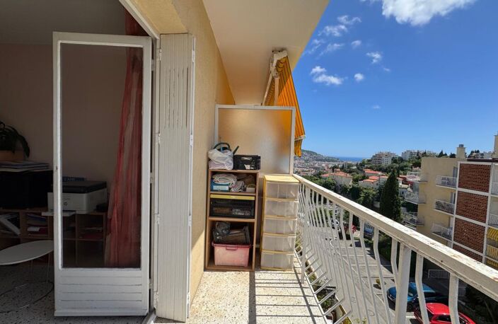 NICE CIMIEZ – 3 PIÈCES AVEC APERÇU MER ET PARKING — photo 3