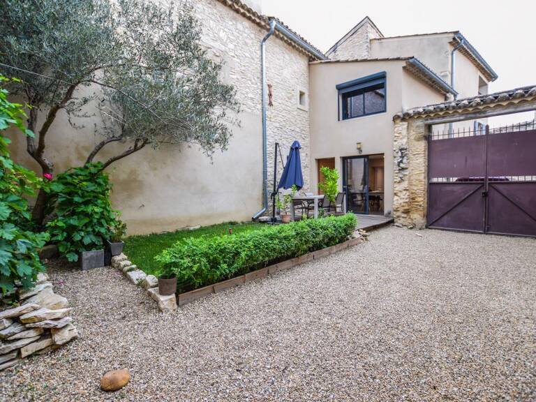 Maison de village en pierre avec cour intimiste à Tavel, en parfait état — photo 1