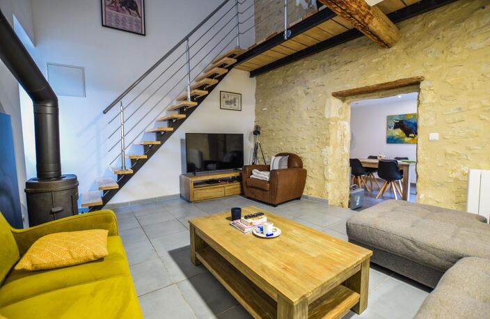 Maison de village en pierre avec cour intimiste à Tavel, en parfait état — photo 2