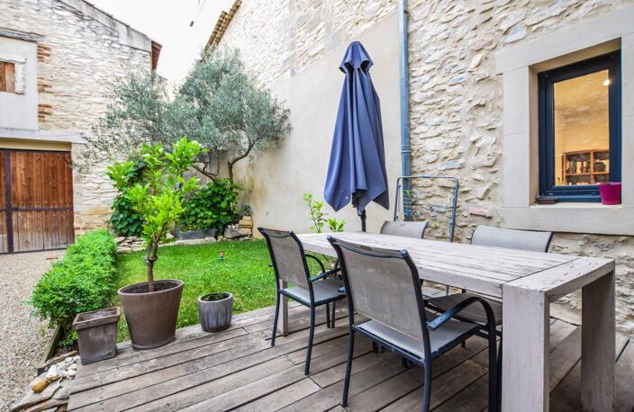 Maison de village en pierre avec cour intimiste à Tavel, en parfait état — photo 3