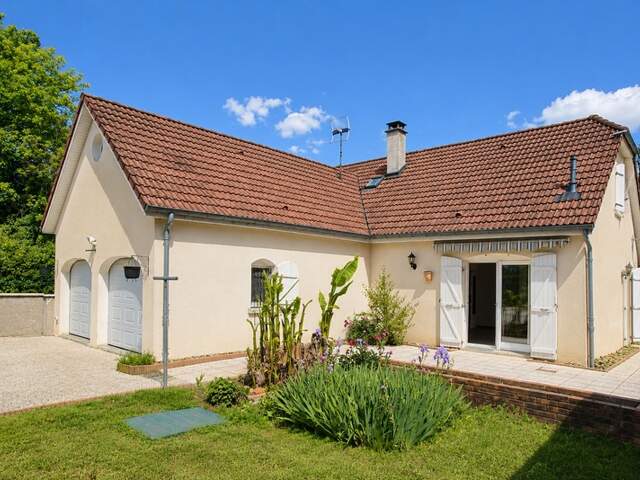 Maison familiale de 128 m² – 4 chambres, double garage, proche de Tavaux — photo du bien