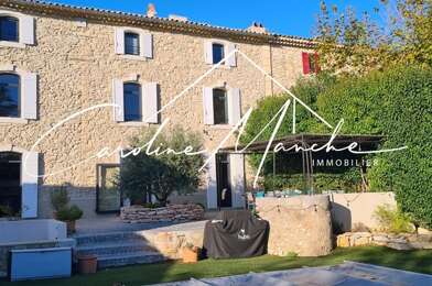 Maison 7 pièces 3150 €