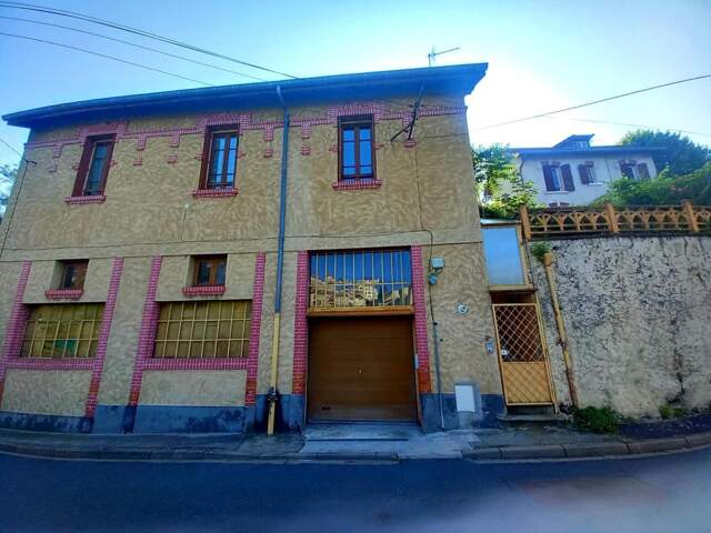 La ville à la campagne : un bien rare aux multiples possibilités — photo du bien