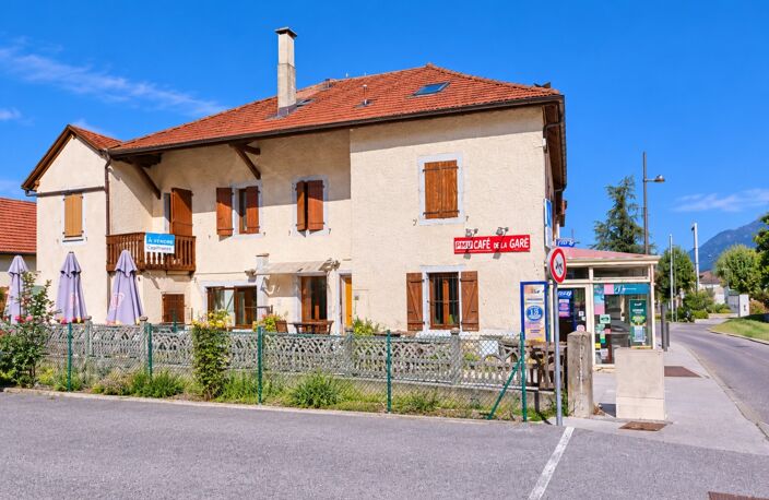 Appartement à vendre 4 pièces SAINT PIERRE EN FAUCIGNY (74) — photo 2