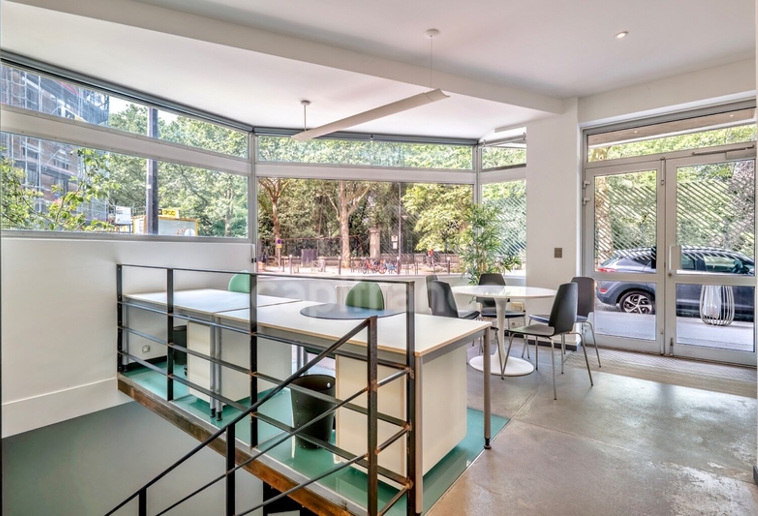 Local/bureau à louer PARIS 13EME ARRONDISSEMENT (75) - rue de croulebarbe proche métro en excellent état — photo 1