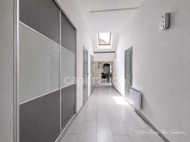 Maison de ville 228M2, 4 chambres, cour et terrasse — photo du bien