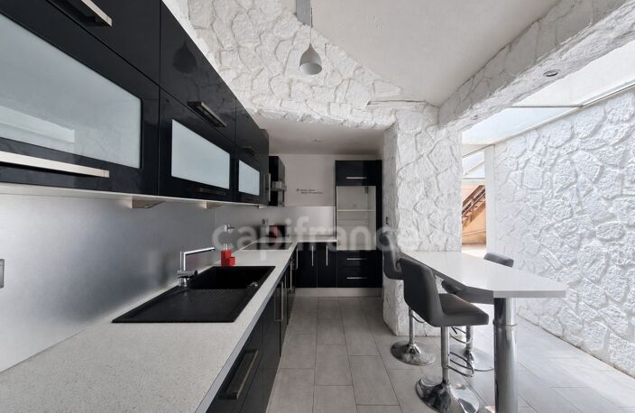 Maison de ville 228M2, 4 chambres, cour et terrasse — photo 3