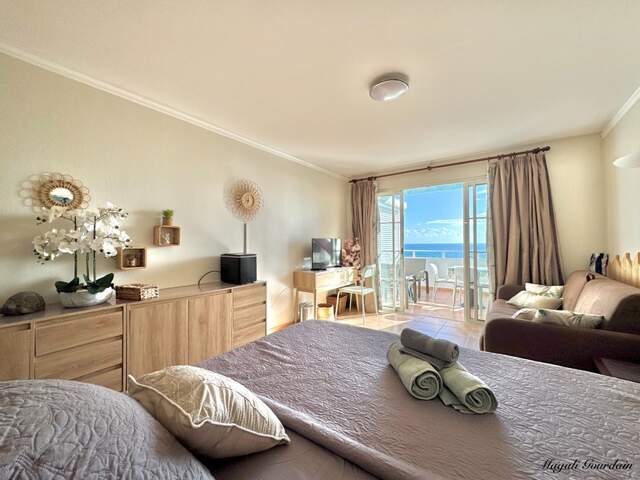 SAINTE-ANNE – STUDIO LUMINEUX AVEC VUE MER ÉPOUSTOUFLANTE — photo du bien