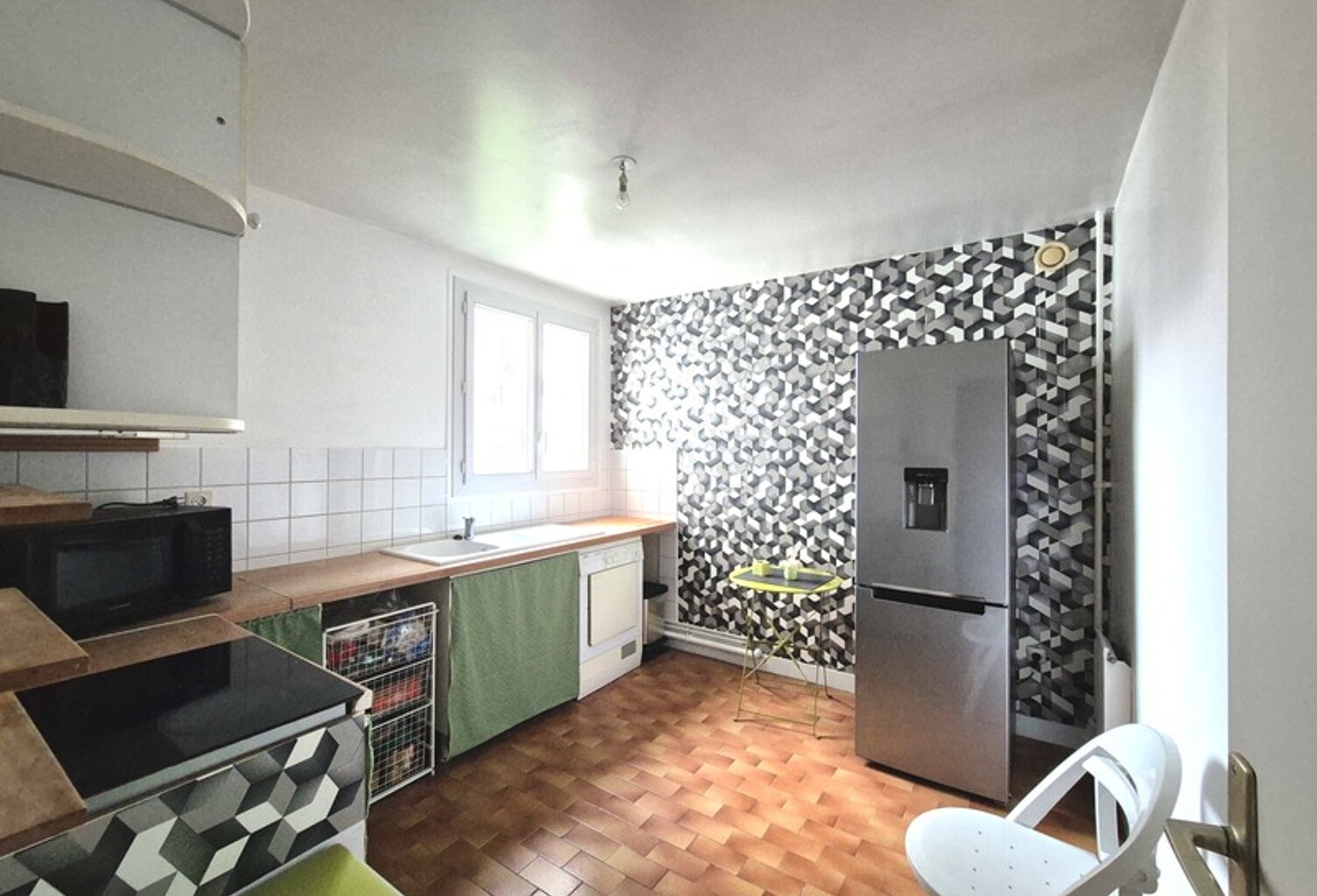 Appartement à vendre 4 pièces avec loggia fermée, cave et parking en sous sol ASNIERES SUR SEINE (92) — photo 1