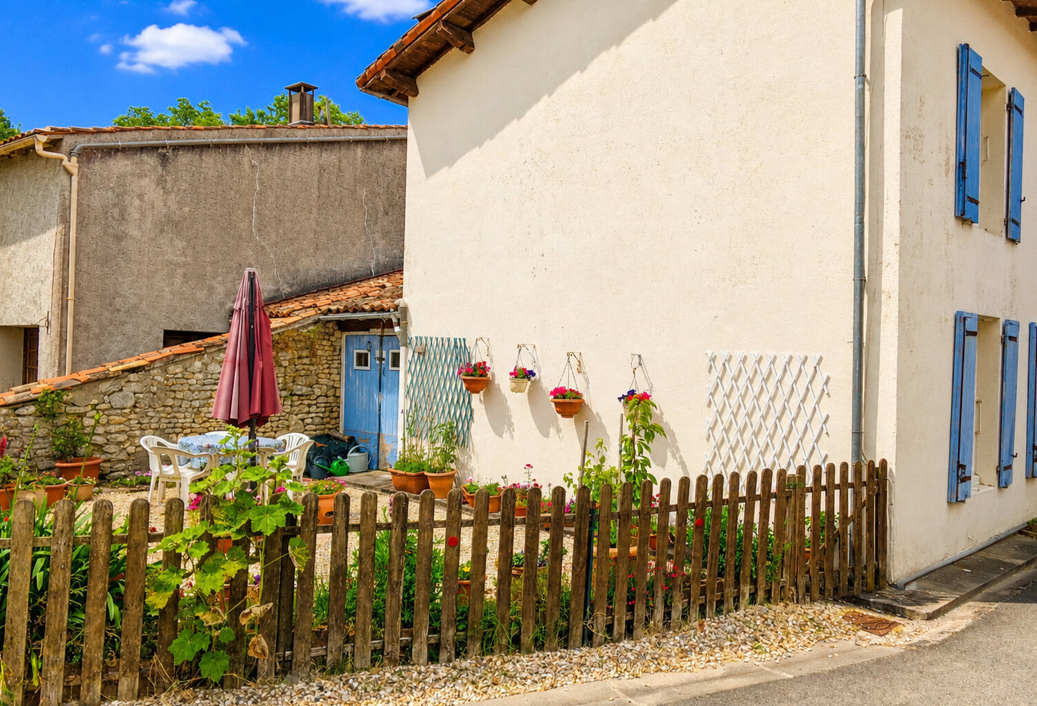 Maison à vendre 5 pièces MOSNAC (17)maison avec petit jardin de vente à terme libre — photo 1