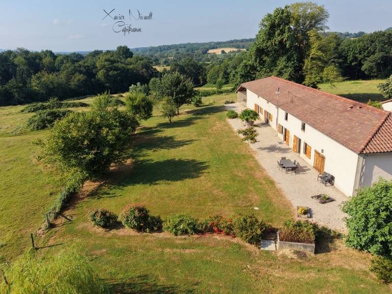 Maison à vendre 11 pièces SAINT AMOUR (39) — photo 1