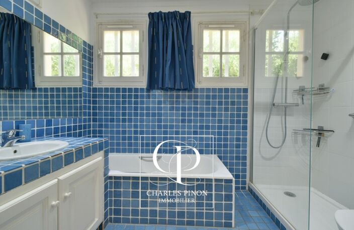 Appartement de charme 93 m² avec garage  AIX EN PROVENCE (13) — photo 2