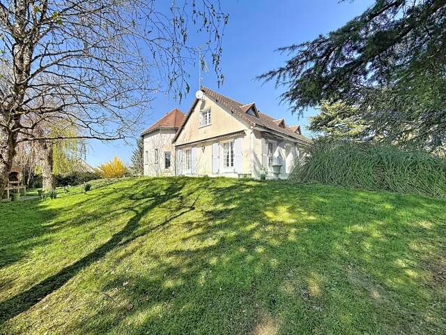 Maison familiale  à vendre 6 pièces JOUE LES TOURS (37) — photo du bien