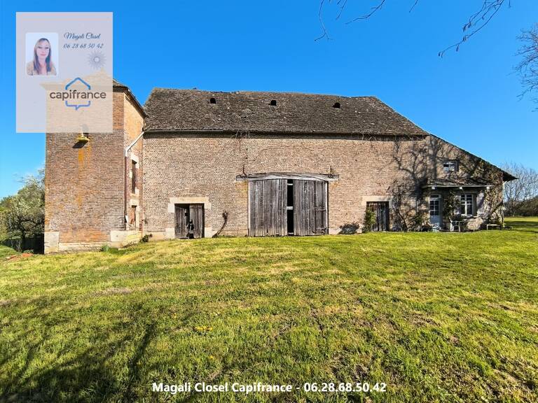 Ensemble immobilier de charme avec grange et pigeonnier sur terrain d'env 5700m2 — photo 1