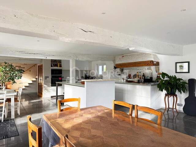 Maison  7  pièces — photo du bien