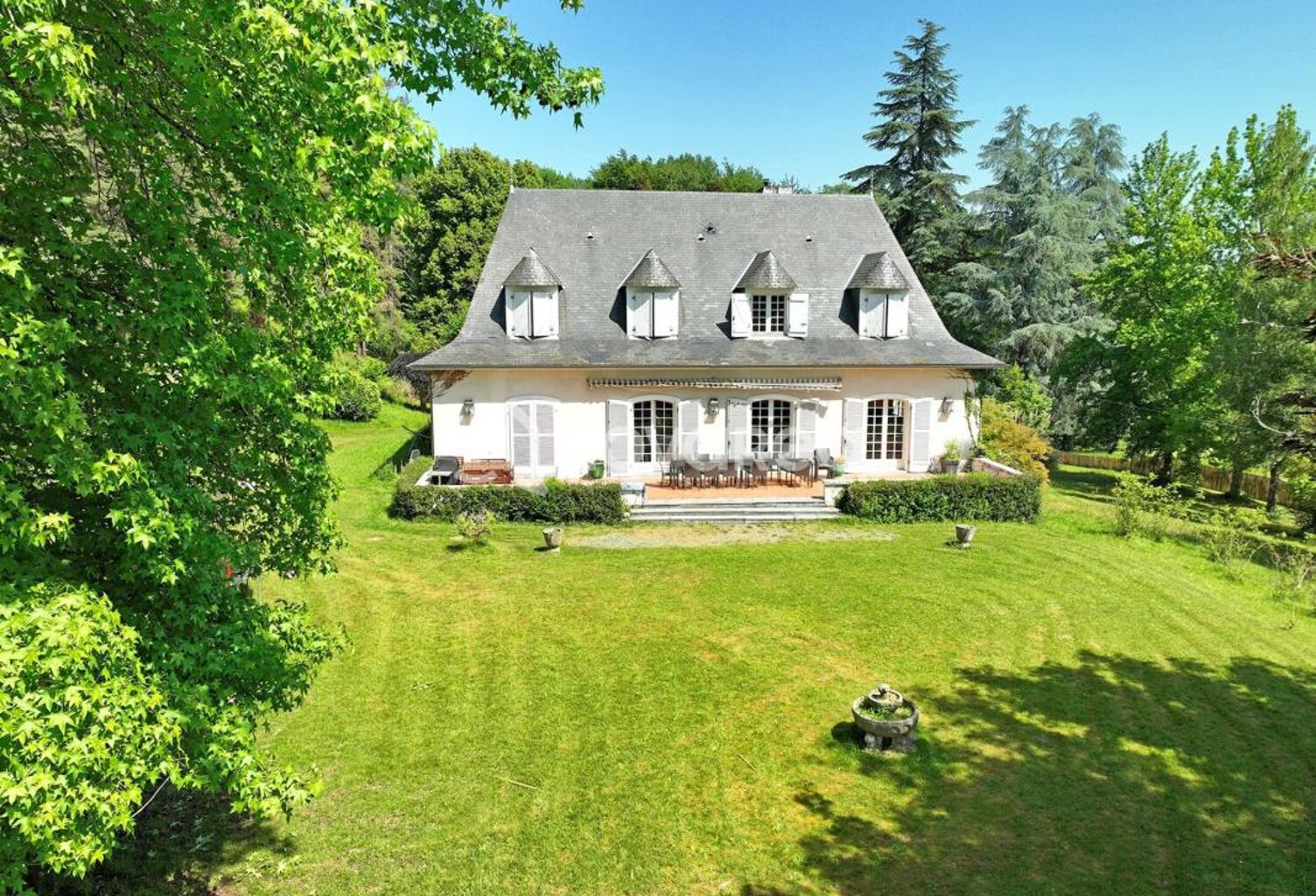 Maison 8 pièces — photo 1
