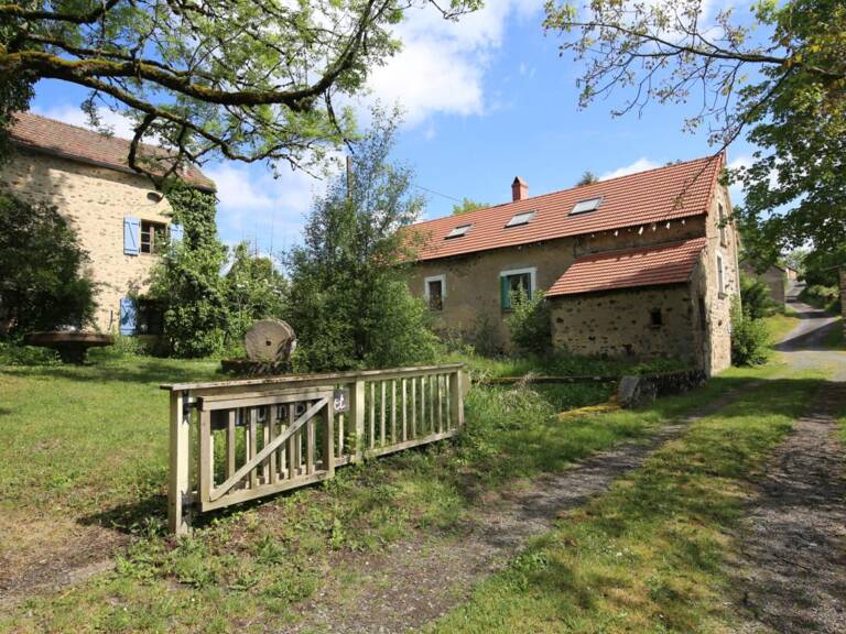 Ensemble d'anciens moulins à eau sur 2 ha 47 de terrain avec étang — photo 1