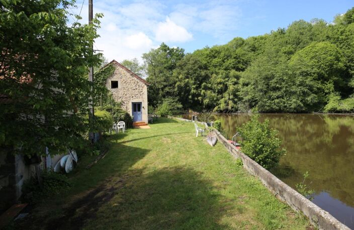 Ensemble d'anciens moulins à eau sur 2 ha 47 de terrain avec étang — photo 4