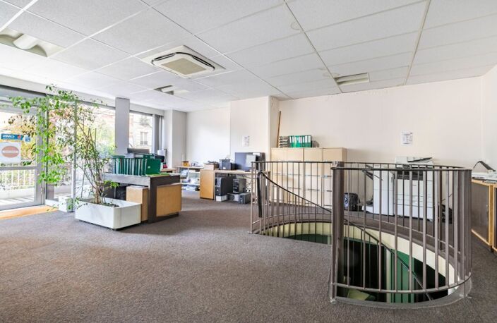 BUREAUX A VENDRE - PARIS 75018 - GUY MOQUET / JULES JOFFRIN — photo 4