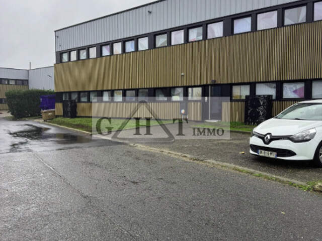Entrepôt Bureaux A louer Villeneuve-la-Garenne — photo du bien