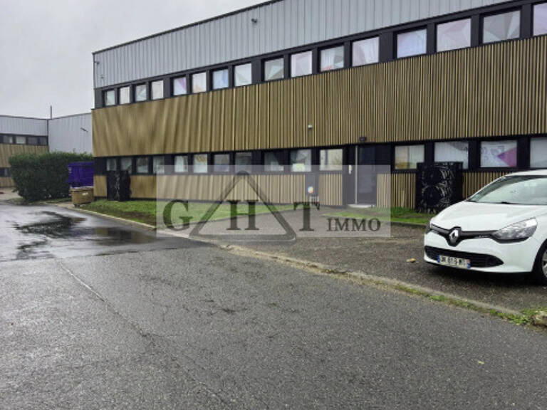Entrepôt Bureaux A louer Villeneuve-la-Garenne — photo 1