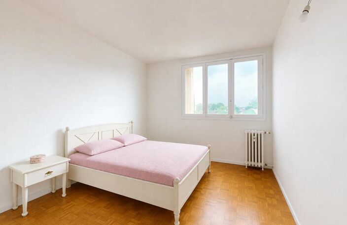 Appartement T3 de 60.6 m² situé à Montluçon — photo 2