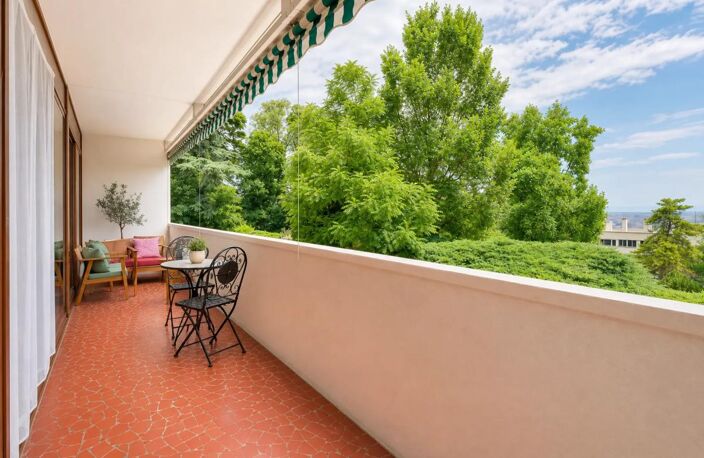 Appartement de 5 pièces de 115 m² à Sainte-Foy-lès-Lyon — photo 2