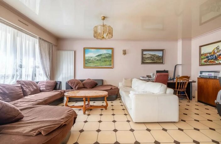 Maison de 9 pièces de 450 m² près de Montreuil — photo 2