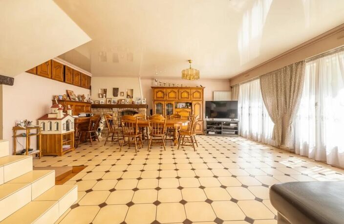 Maison de 9 pièces de 450 m² près de Montreuil — photo 3