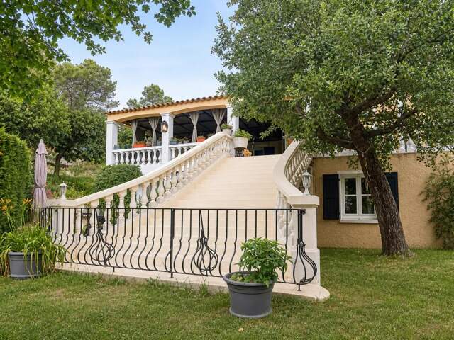 Maison de 7 pièces de 165 m² à Cabasse — photo du bien