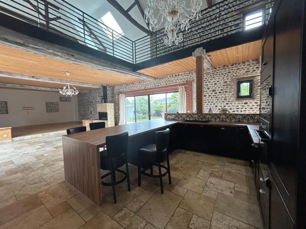 Villa / Maison  T6 à louer Denguin 64230